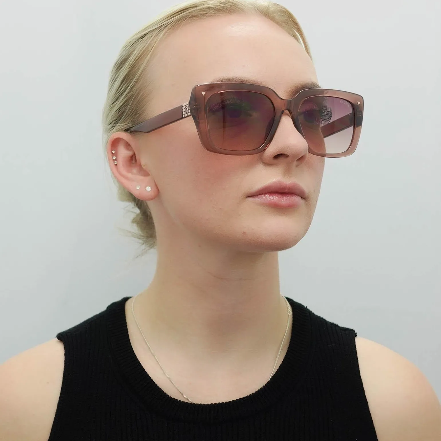 Guess Sunglasses GU8243 71Z Burgundy Pink
